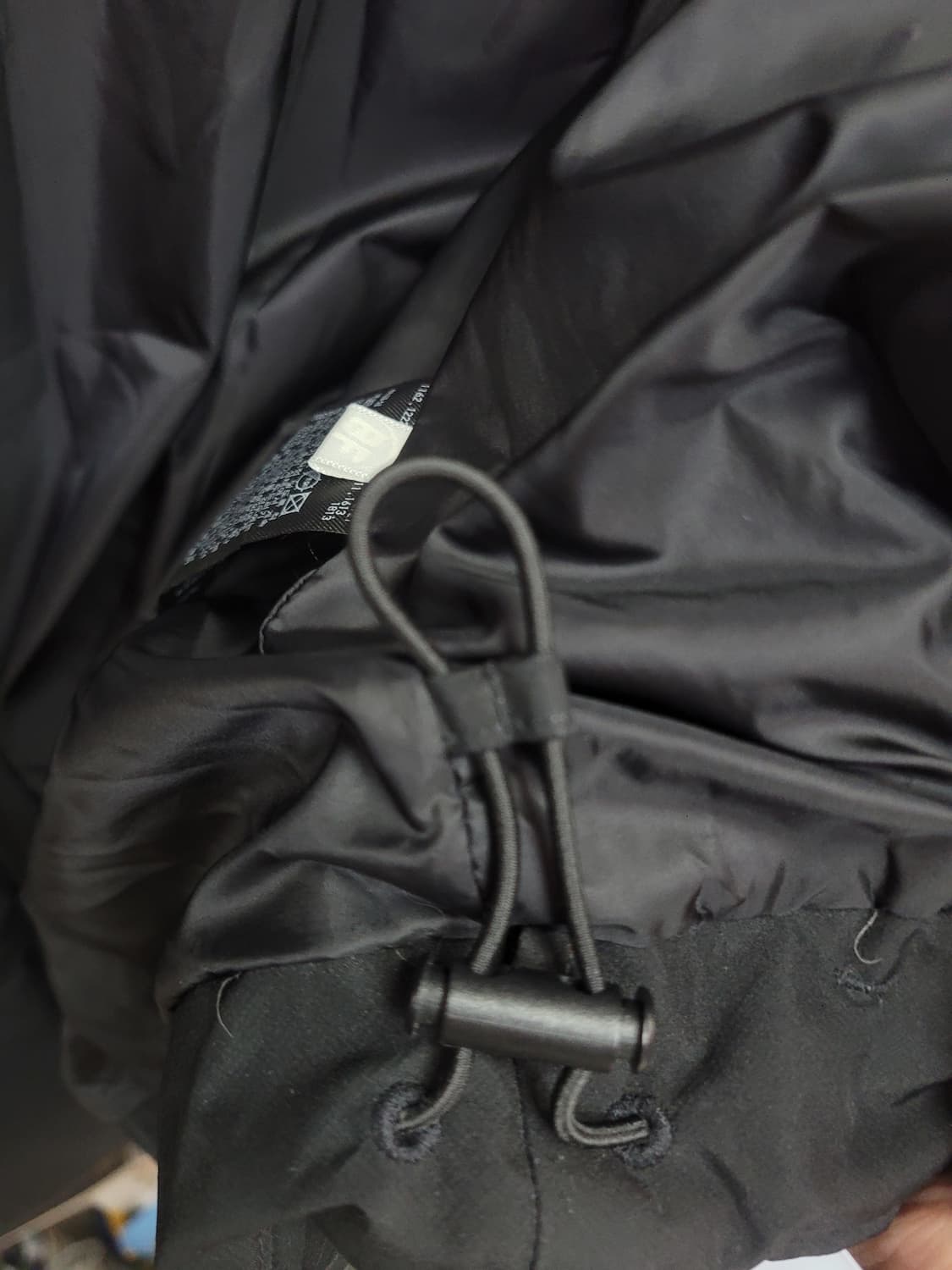 유니클로 블랙 후드 오리털 패딩 점퍼 상품이미지8