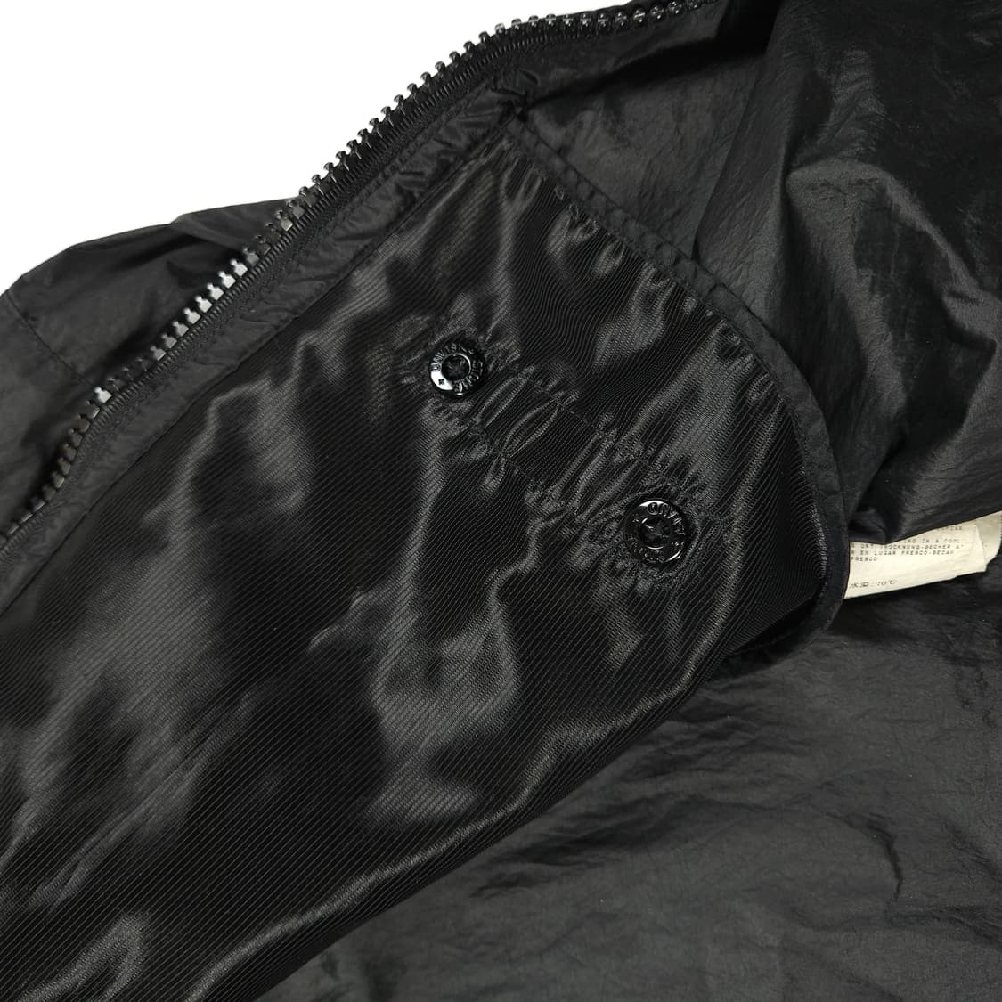 스톤아일랜드 와펜 바람막이 블랙 상품이미지7