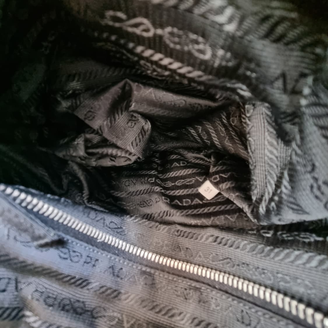 프라다 PRADA 투버클 메신저백 크로스백 남여공용 (신형, 개런티카드) 상품이미지9