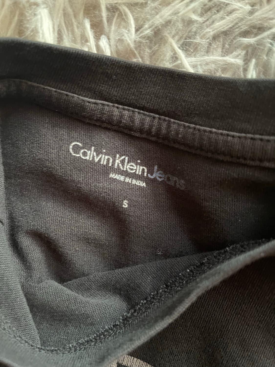 캘빈클라인 진스 블랙 크롭 반팔티 S 상품이미지2