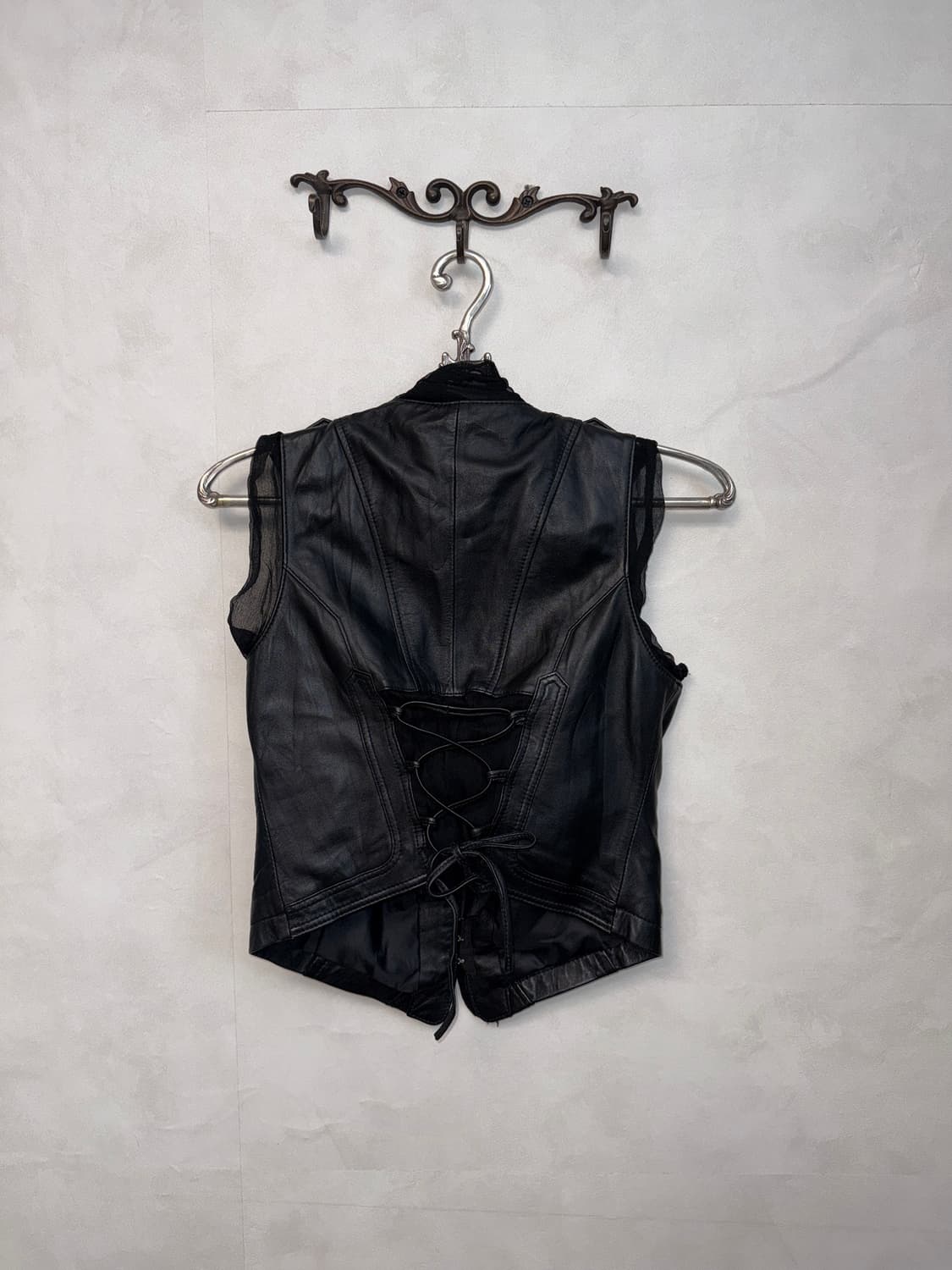 Black lamb skin back eyelet corset vest 상품이미지3