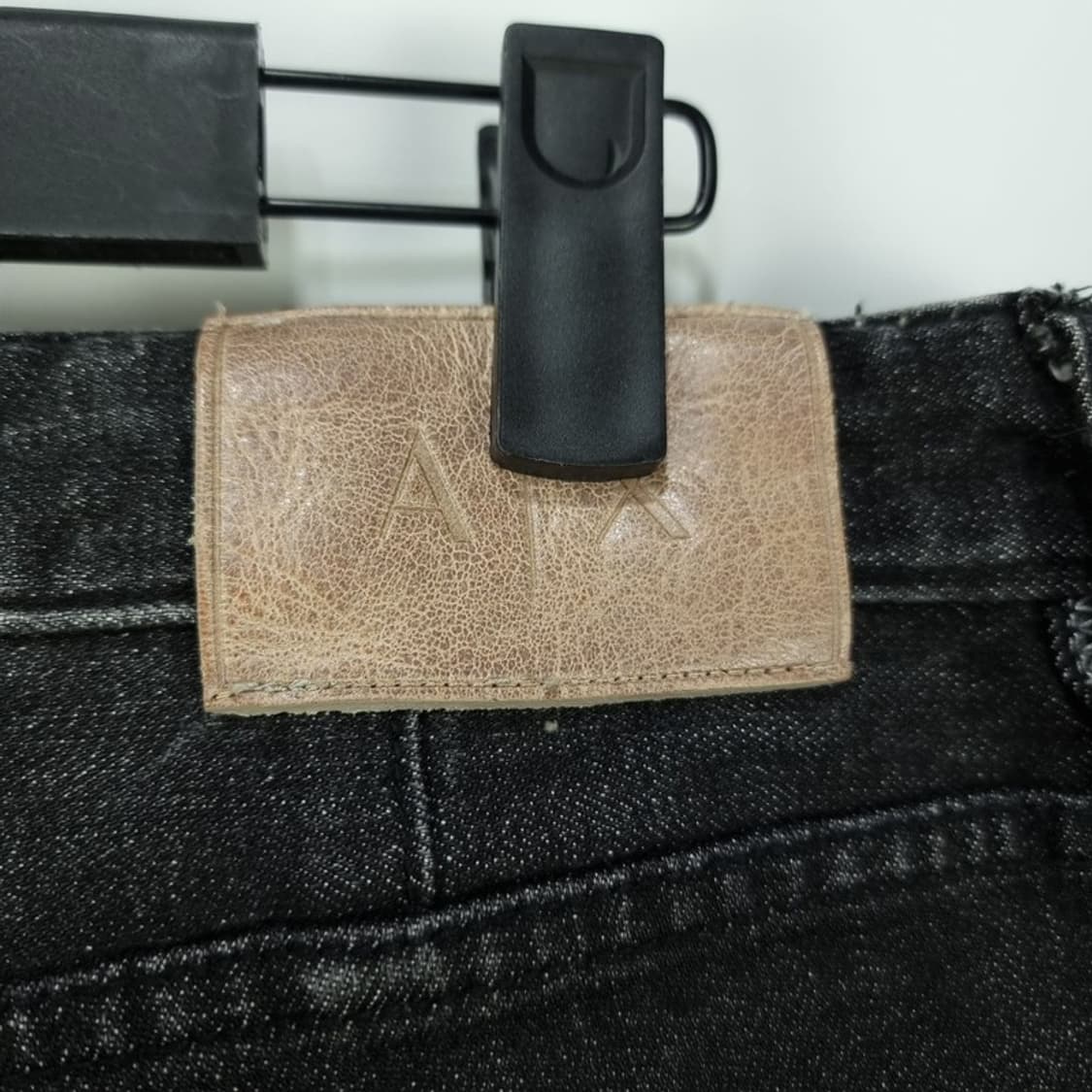 [아르마니] 슬림핏 흑청 블랙 데님 팬츠 P01516 상품이미지7