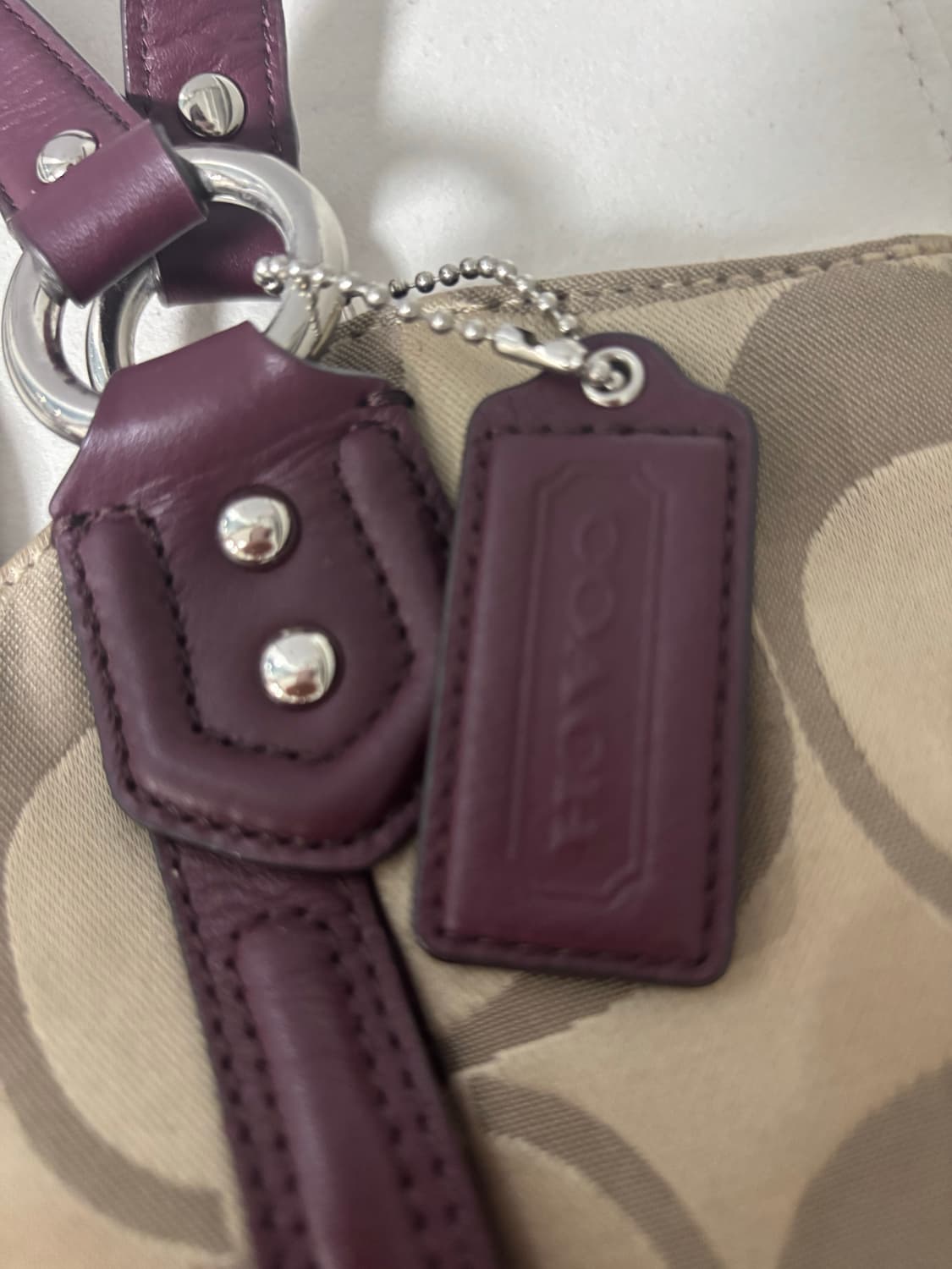 COACH 코치 시그니처 플럼 레더 숄더백 (새것 같은 상태) 상품이미지5