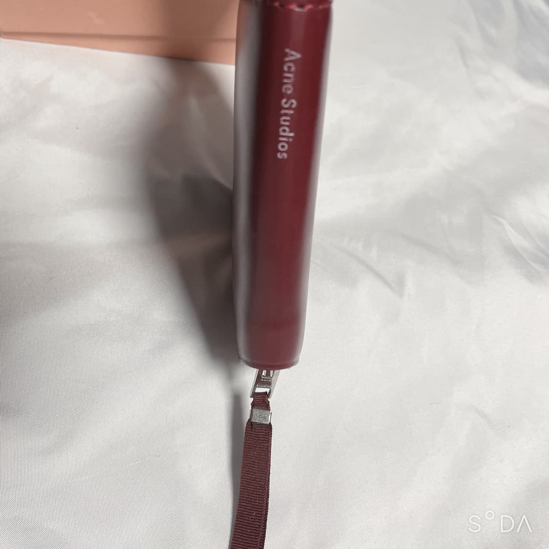 아크네스튜디오 버건디 지갑 상품이미지10