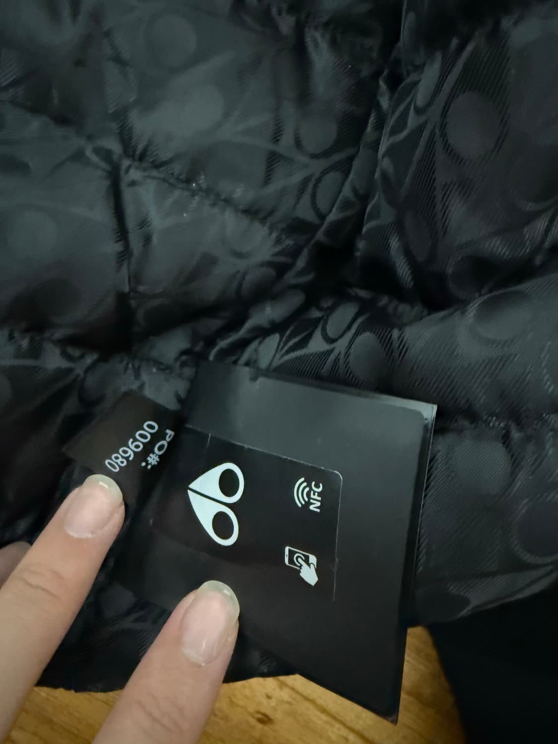 무스너클 버니스웨터 블랙퍼 상품이미지3