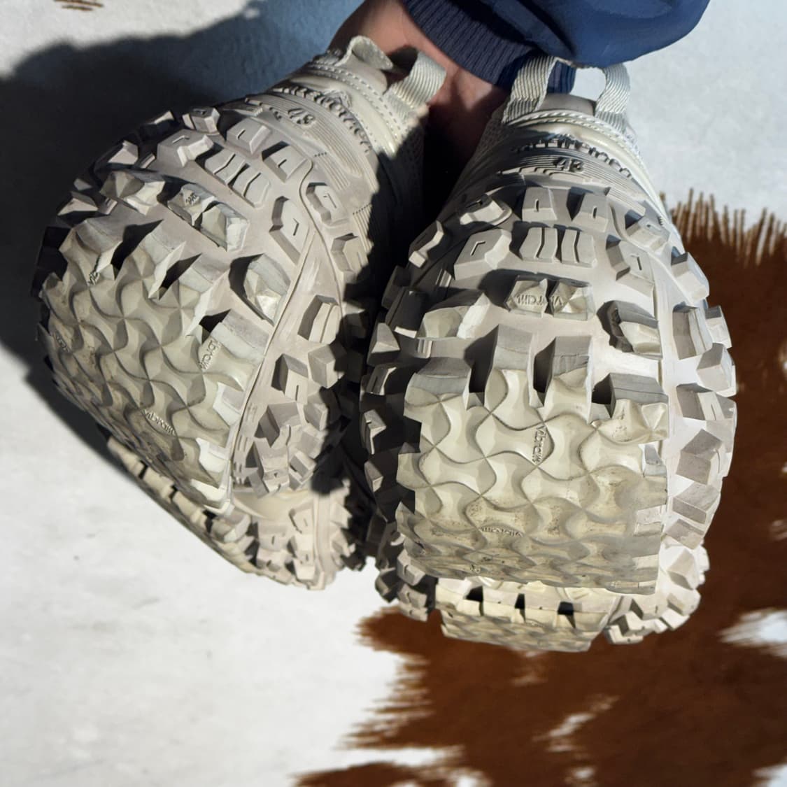 발렌시아가 디펜더 스니커즈 베이지 (43) 비브람 보강 상품이미지8