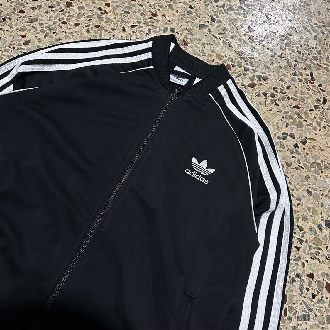 아디다스(ADIDAS) 블랙 슈퍼스타 져지 상품이미지2