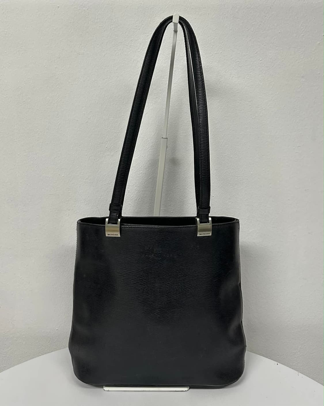 발렌시아가 은장 숄더 토트백 상품이미지1