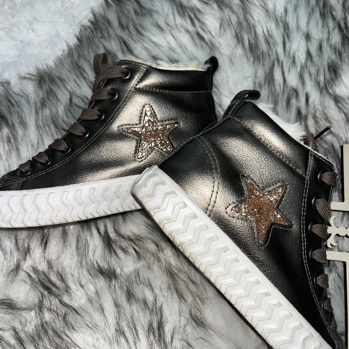 빈티지 스타 골드 퍼 스니커즈 상품이미지2