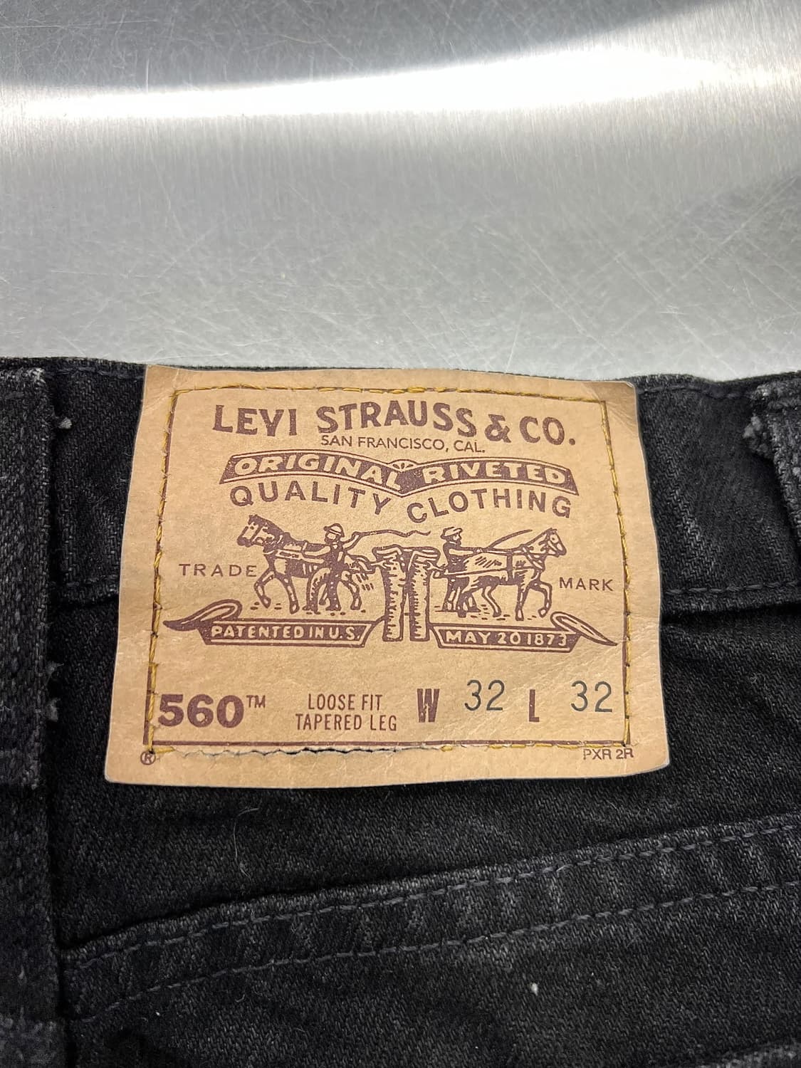 리바이스 560 루즈 테이퍼드 오렌지 탭 블랙 데님 팬츠 상품이미지9