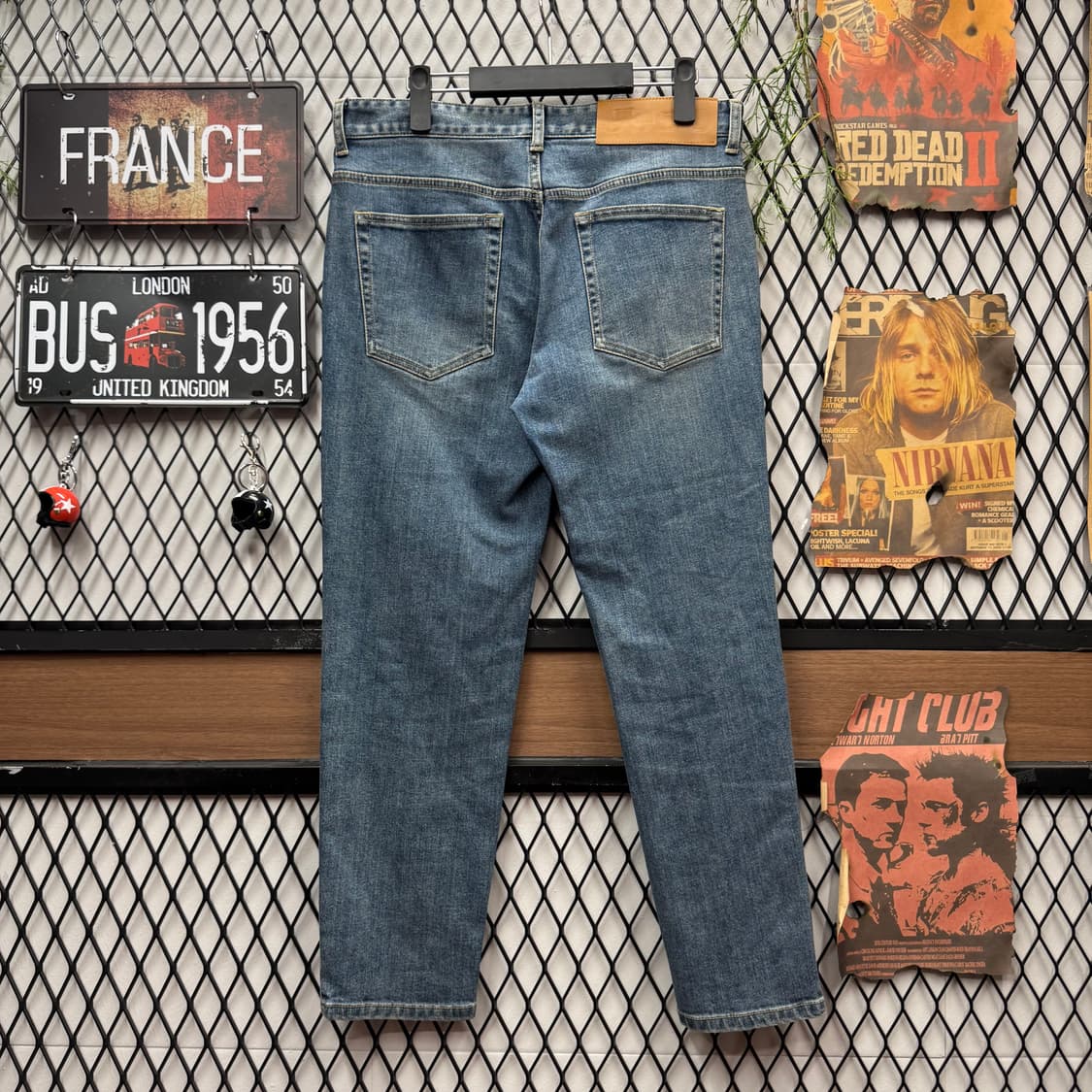 2018 F/W 솔리드 옴므 데님 팬츠 후면 레더 패치 포인트 중청 상품이미지1