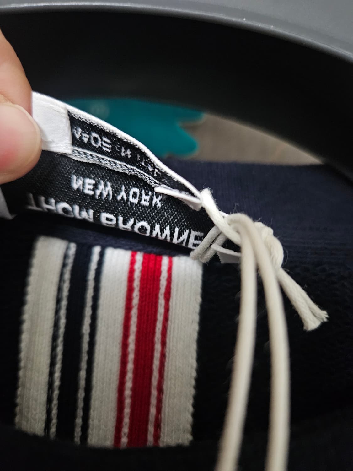 (새상품급) 톰브라운 네이비 백 삼선 맨투맨 3사이즈(105) 상품이미지6