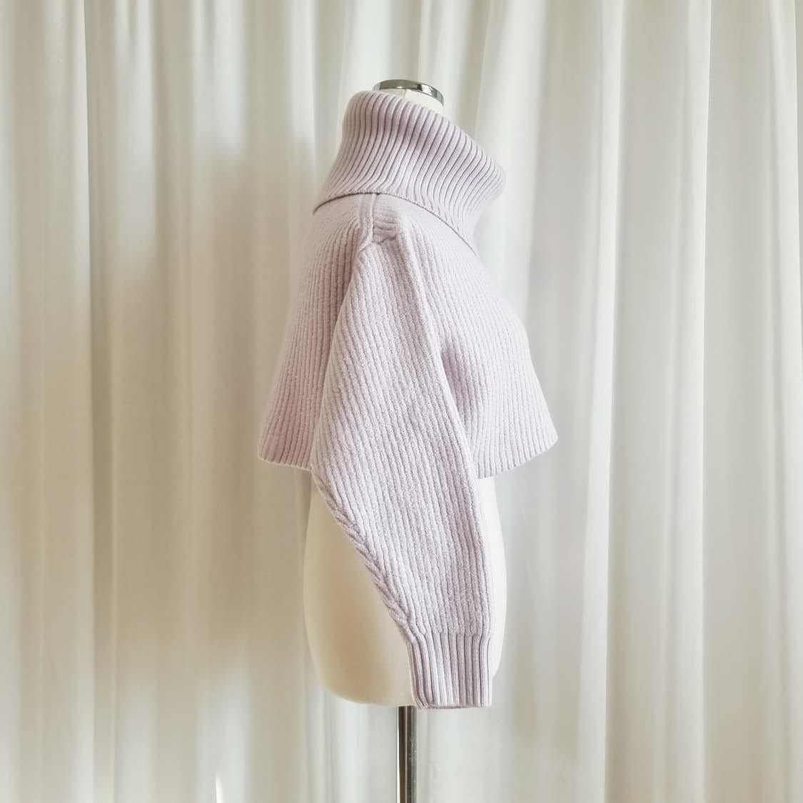 Aritzia Babaton 메리노울100% 크롭니트티 (44-날씬55) 상품이미지2