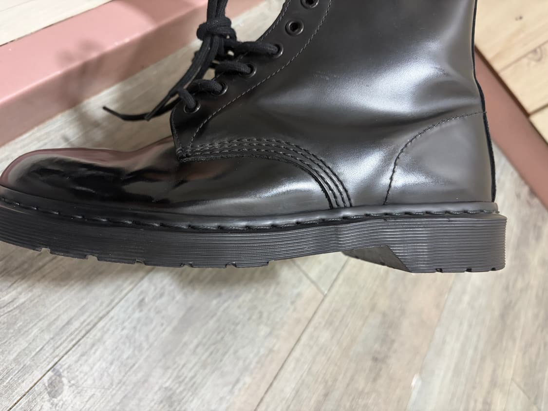 닥터마틴 1460모노 블랙 8홀 부츠 280 상품이미지6