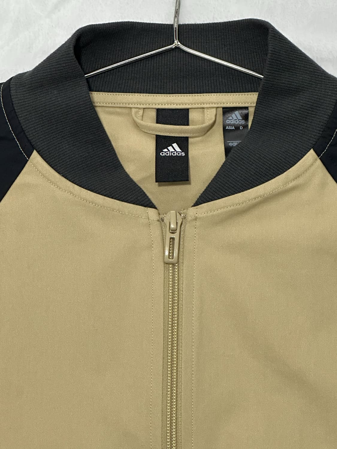 아디다스 베이지 배색 봄버 자켓 상품이미지2