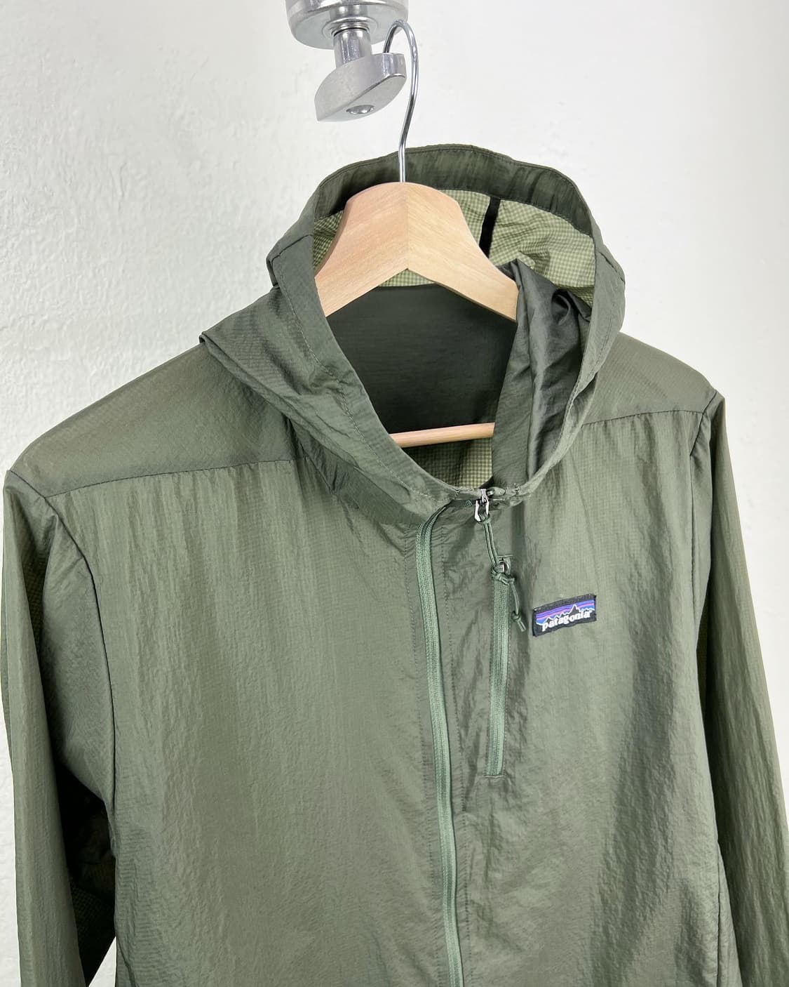 파타고니아 다크그린 로고 라이트 나일론 집업  상품이미지5