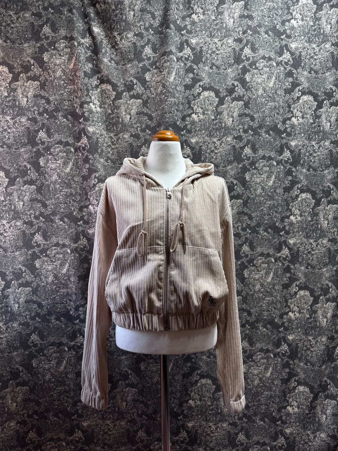 luv is true 러브이즈트루 크롭 골지 후드 집업 상품이미지1