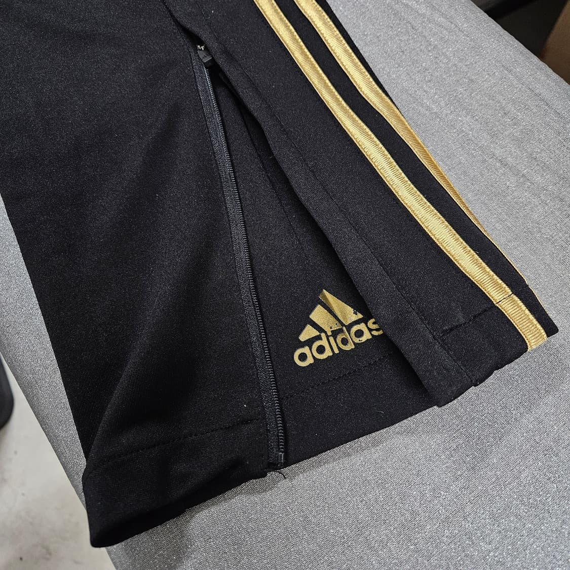 아디다스 블랙골드 검금 삼선 져지 트랙팬츠 세트 L 100 상품이미지3