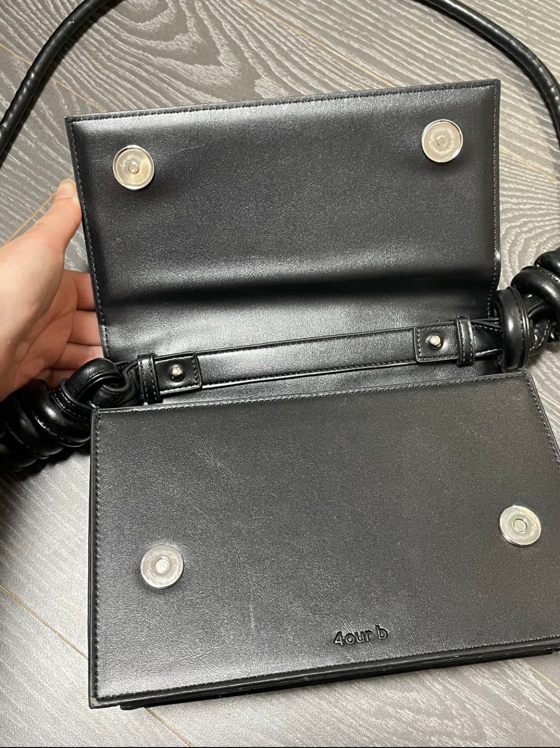 나눔) 4our b 블랙 로프백 상품이미지4