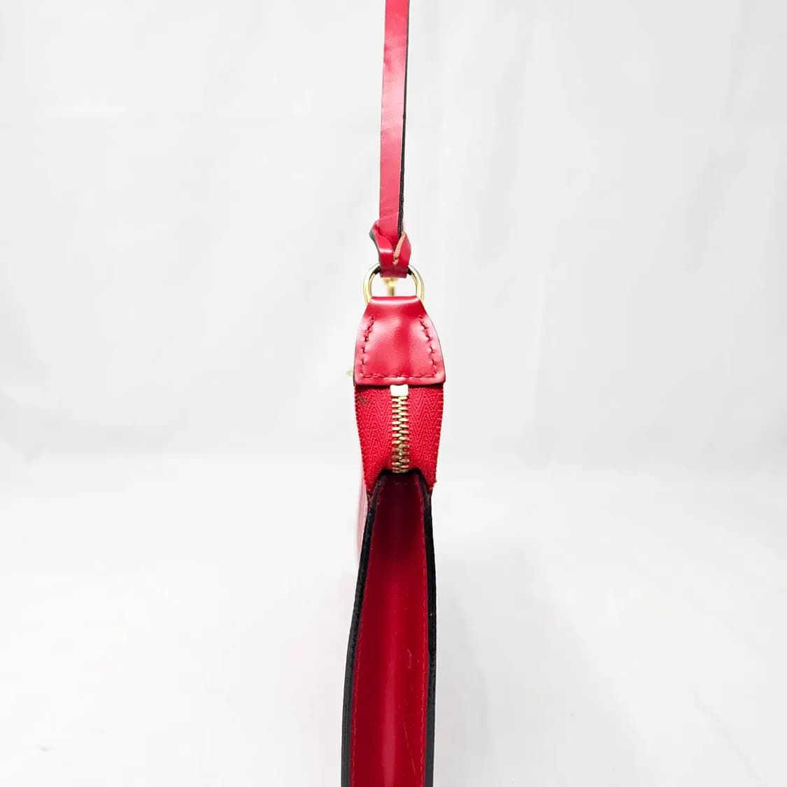 루이비통 에삐 포쉐트 악세수아 파우치 레드 상품이미지9