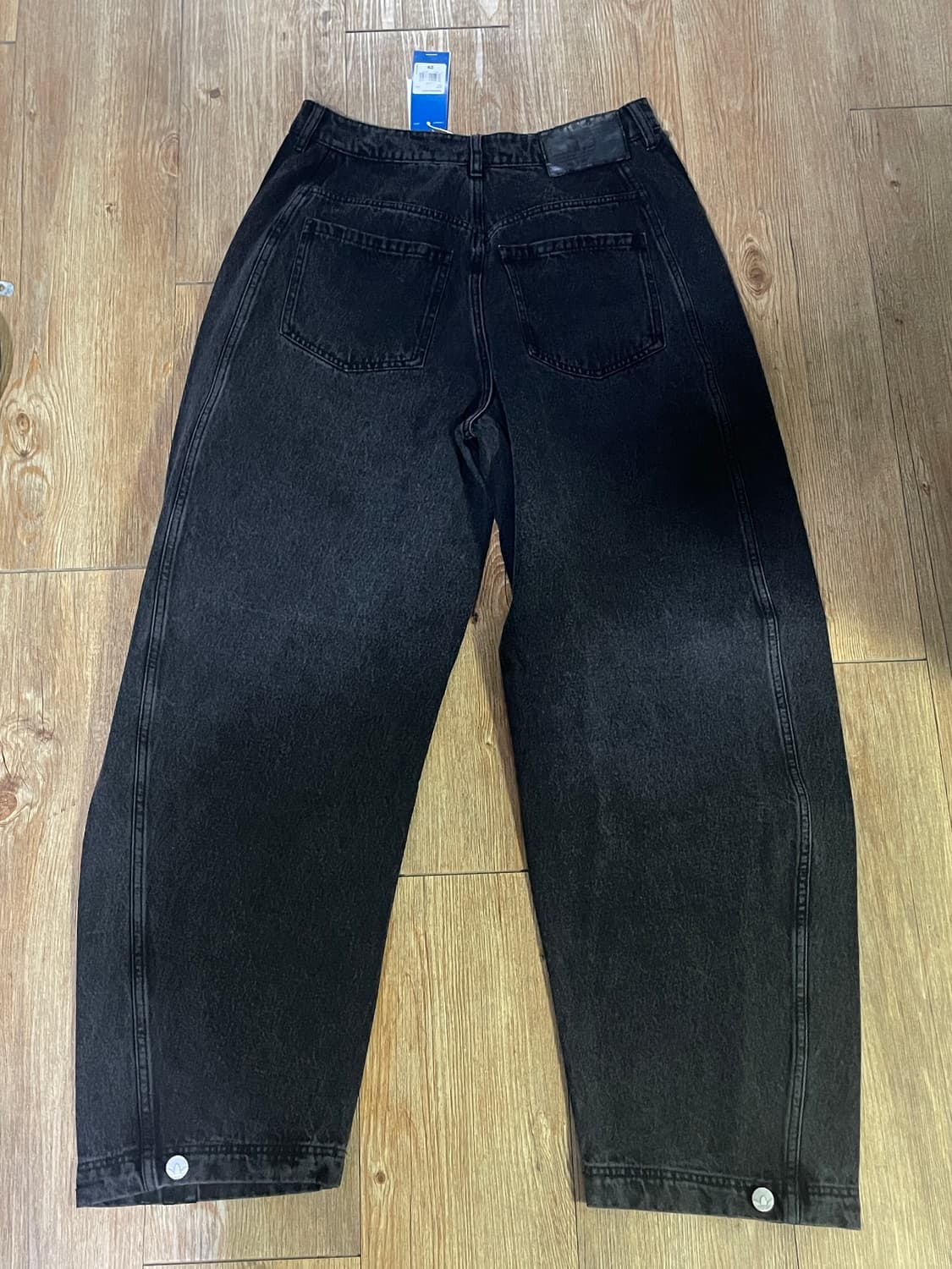 아디다스 아딜레늄 바나나 피티드 워시드 데님 팬츠 상품이미지3