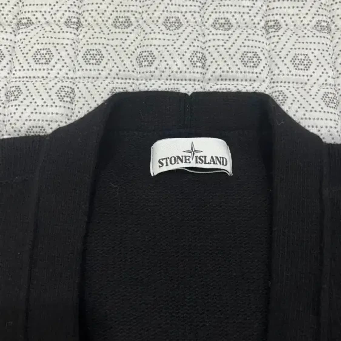 스톤아일랜드 블랙 가디건 남90 최상 상품이미지3