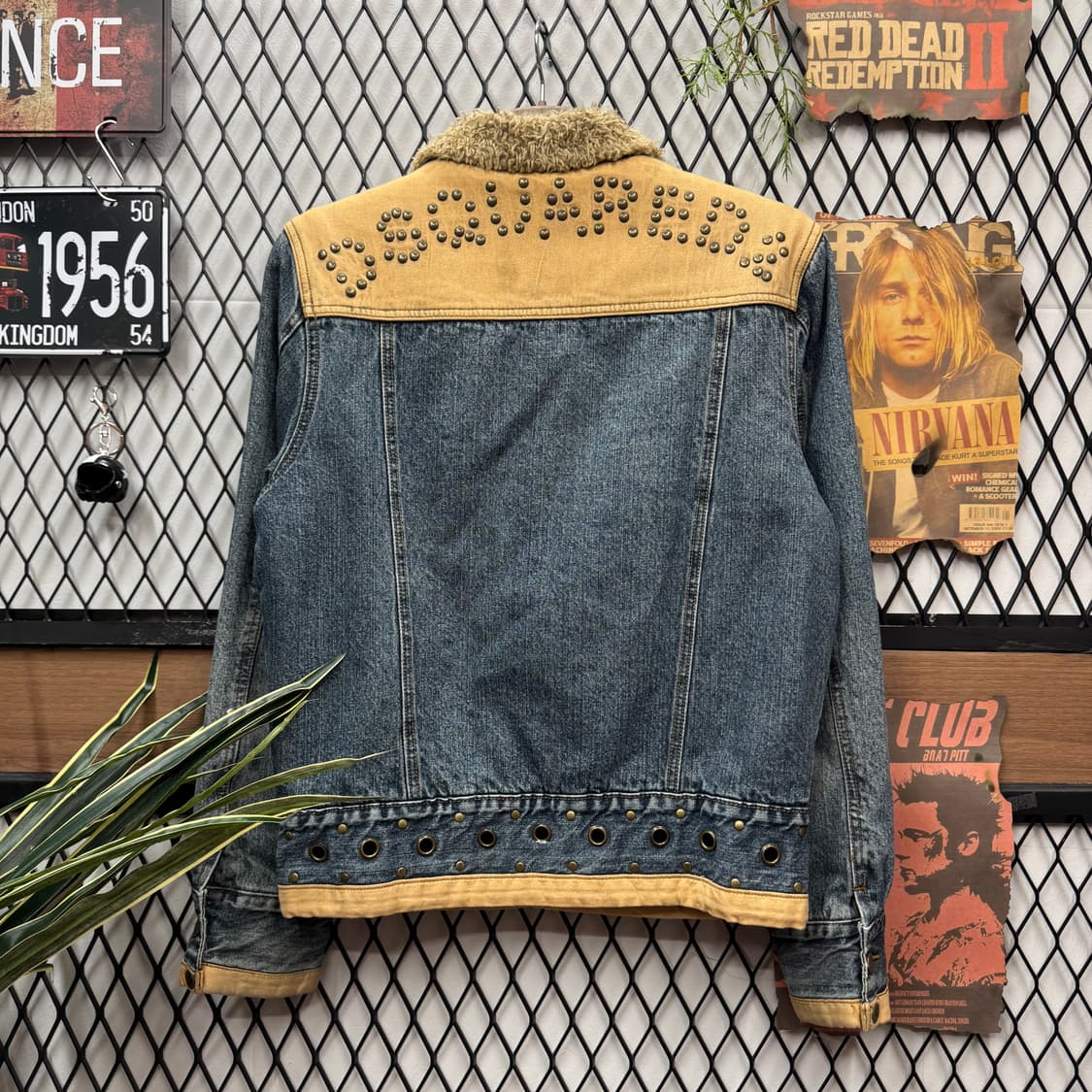 디스퀘어드2 빈티지 데님 쉐르파 자켓 후면 레터링 로고 디테일 상품이미지2