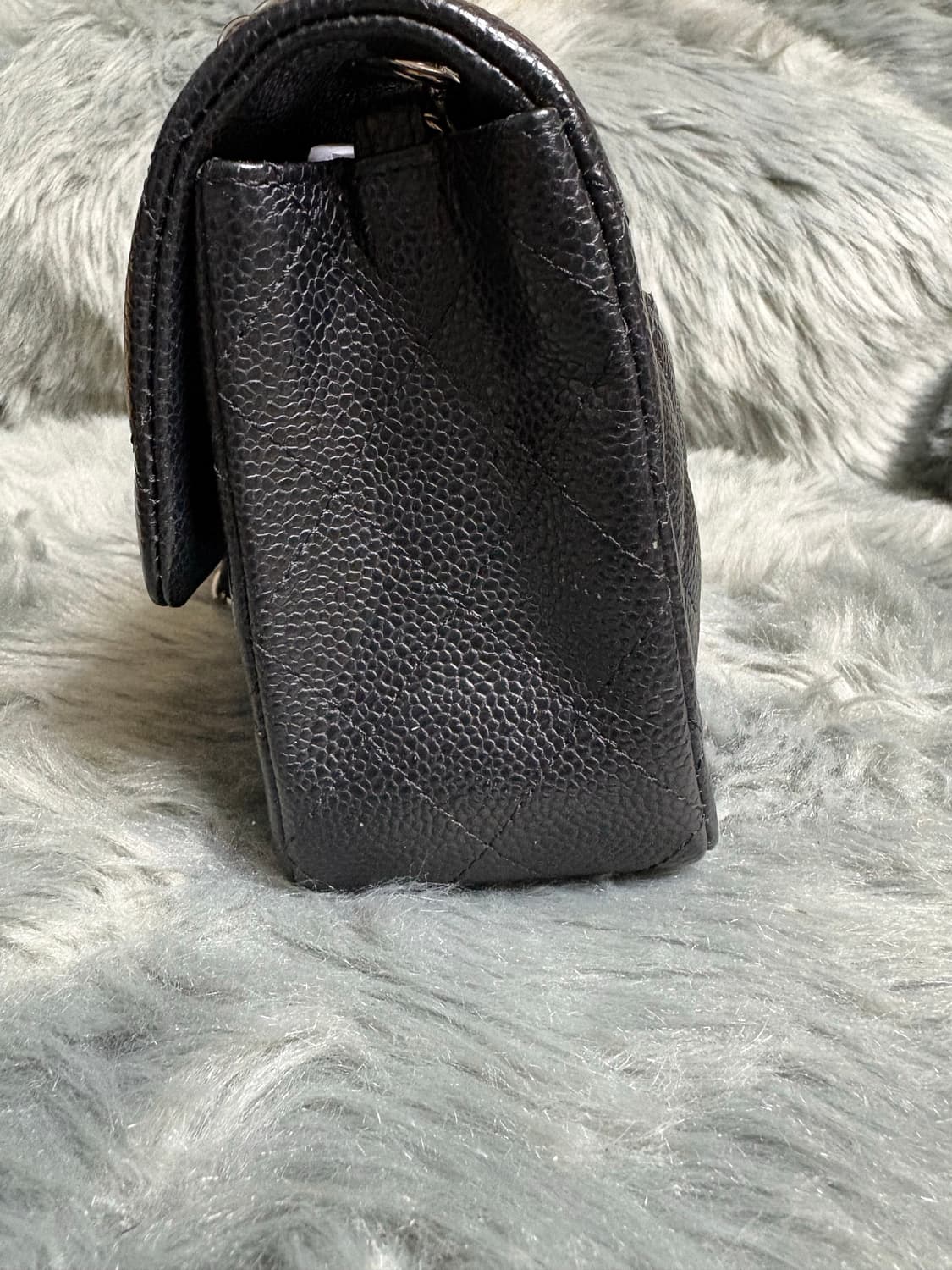 샤넬 클래식 뉴미니 캐비어 은장(17번대) 상품이미지4