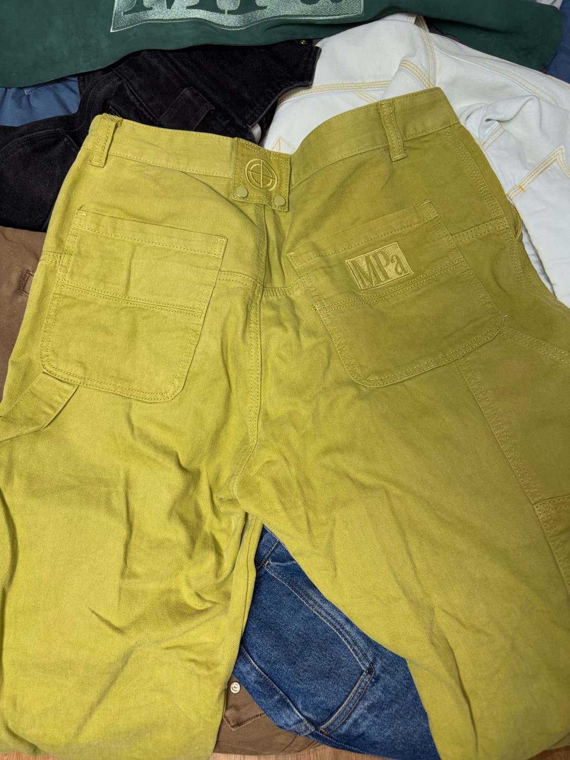 플라스틱 프로덕트 올리브 팬츠 상품이미지1