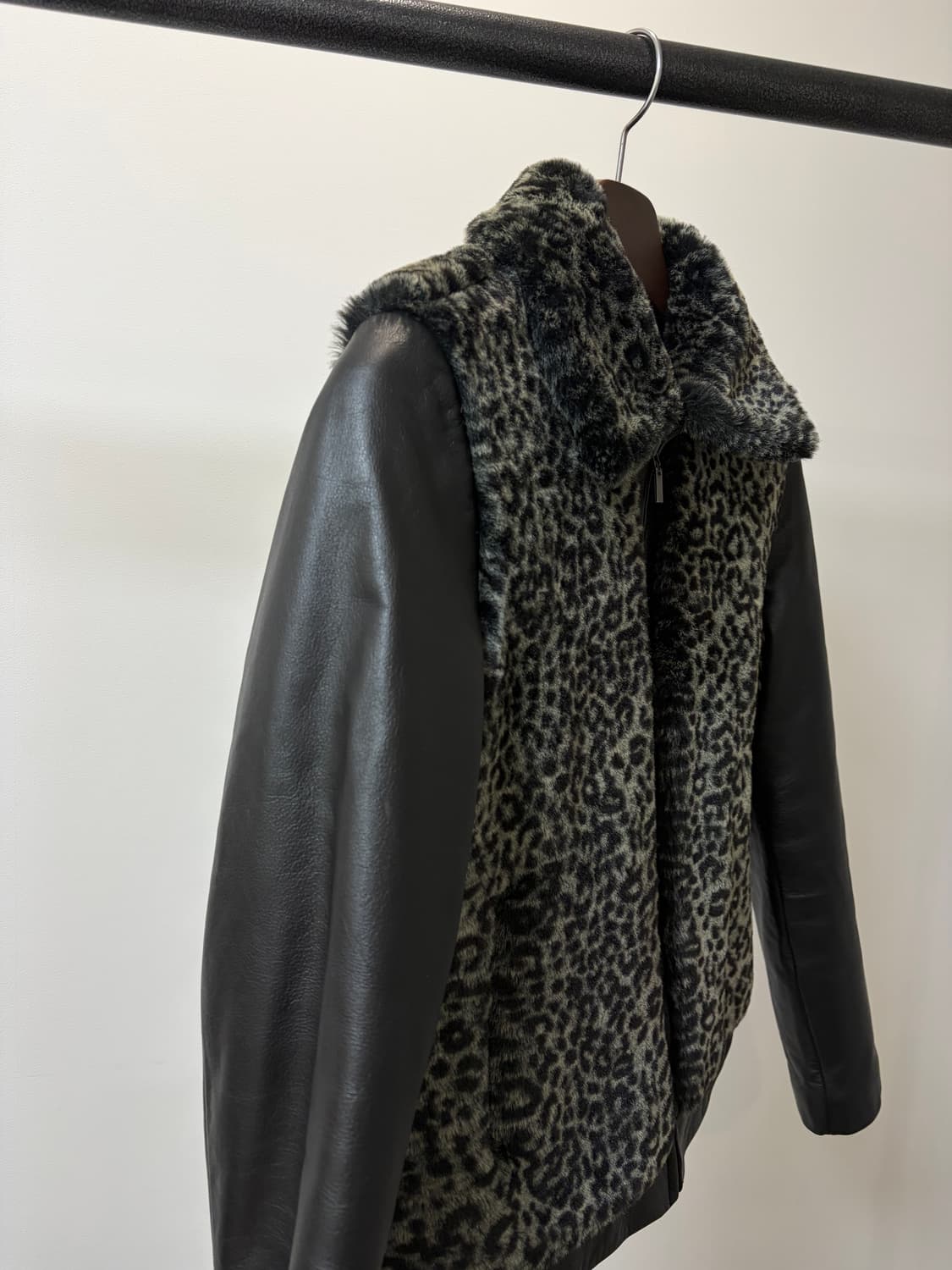 Seredi Mixed 레오파드 레더 퍼 자켓 상품이미지5