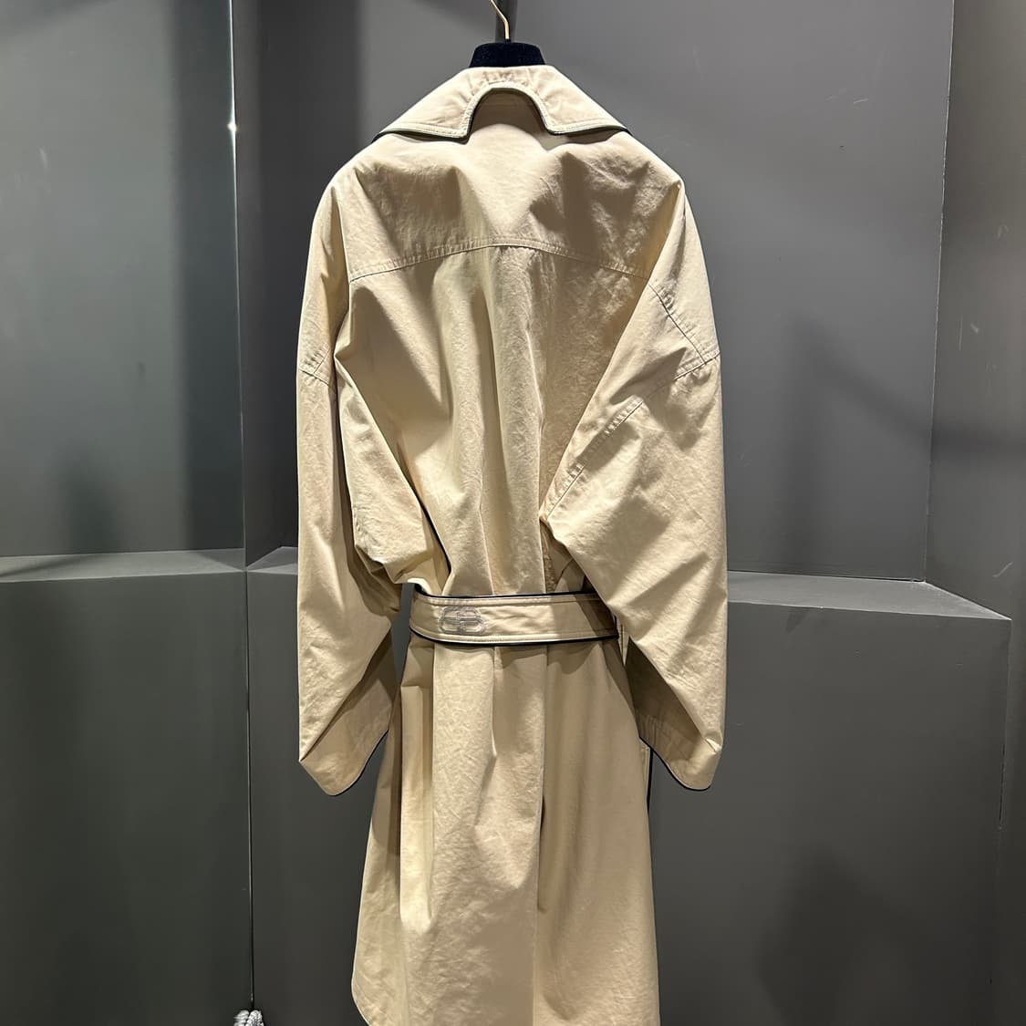 발렌시아가 BB로고 벨티드 트렌치코트 상품이미지6