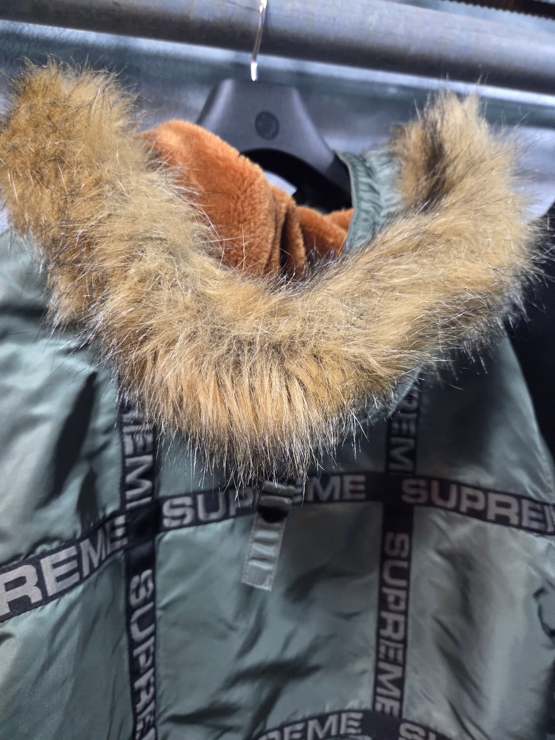 슈프림 N3B 테이핑 자켓 패딩 상품이미지3