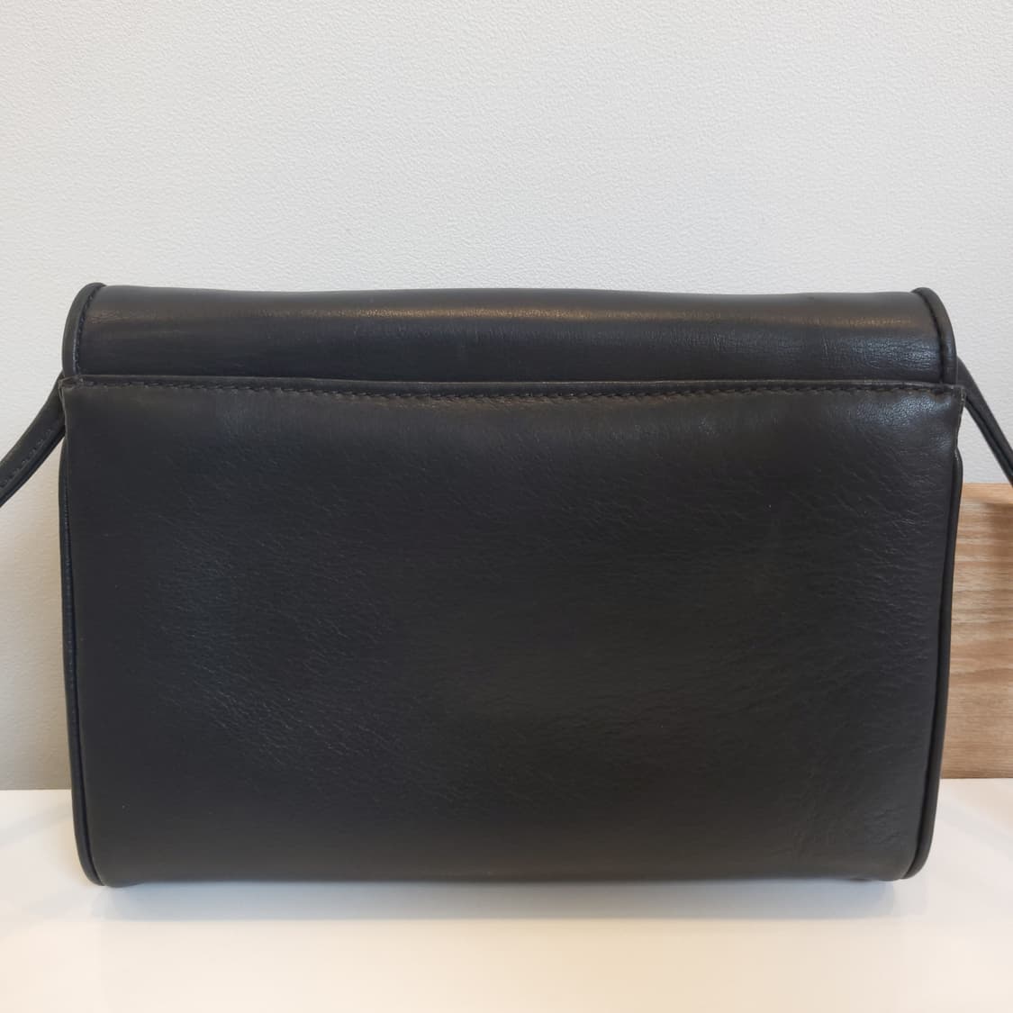 셀린느 트리오페 레더 숄더백 상품이미지2