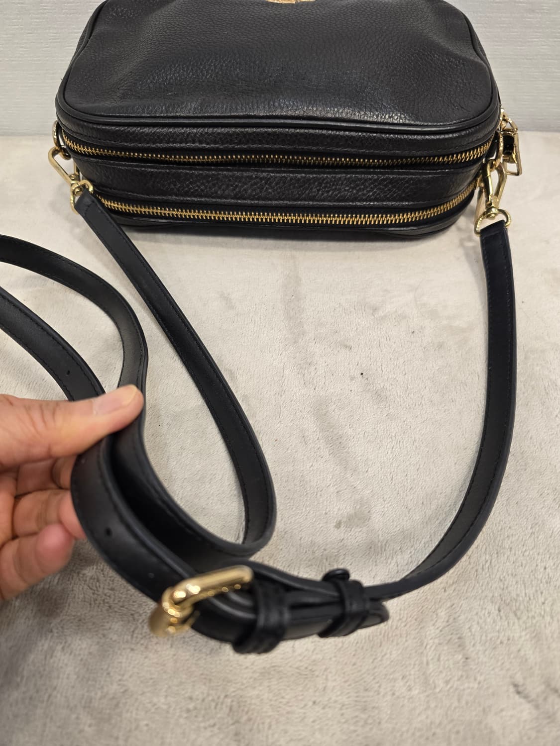 코치 제스 블랙 가죽 크로스백 상품이미지6