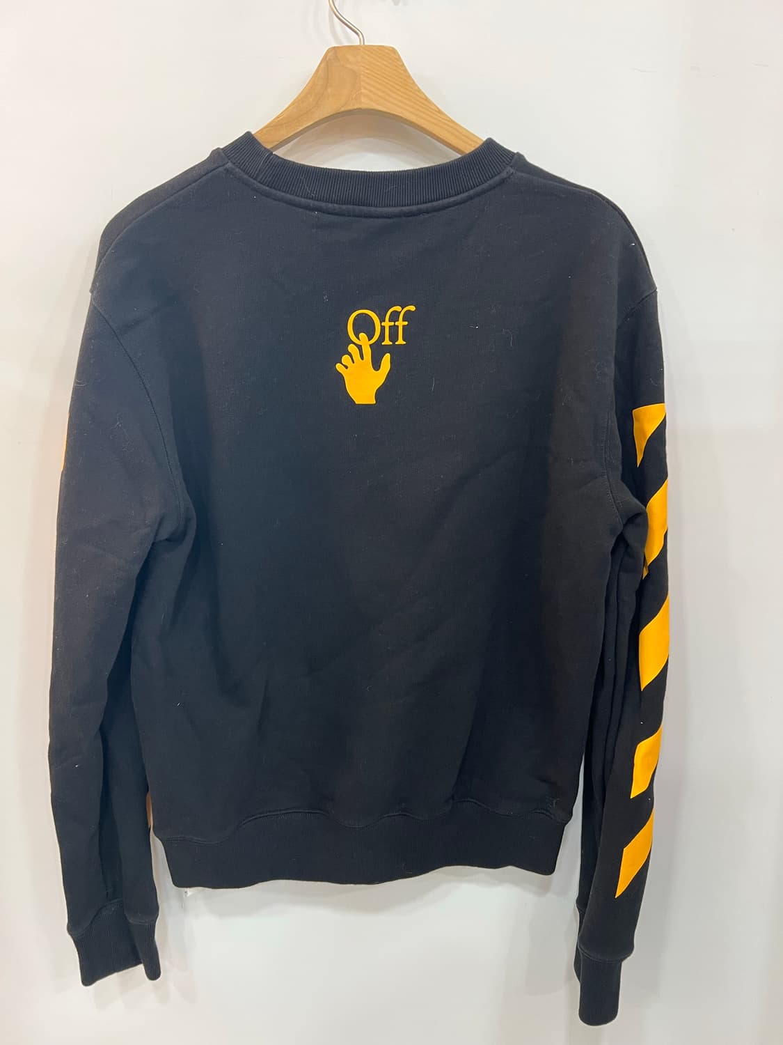 오프화이트 카라바지오 맨투맨 M사이즈 상품이미지2