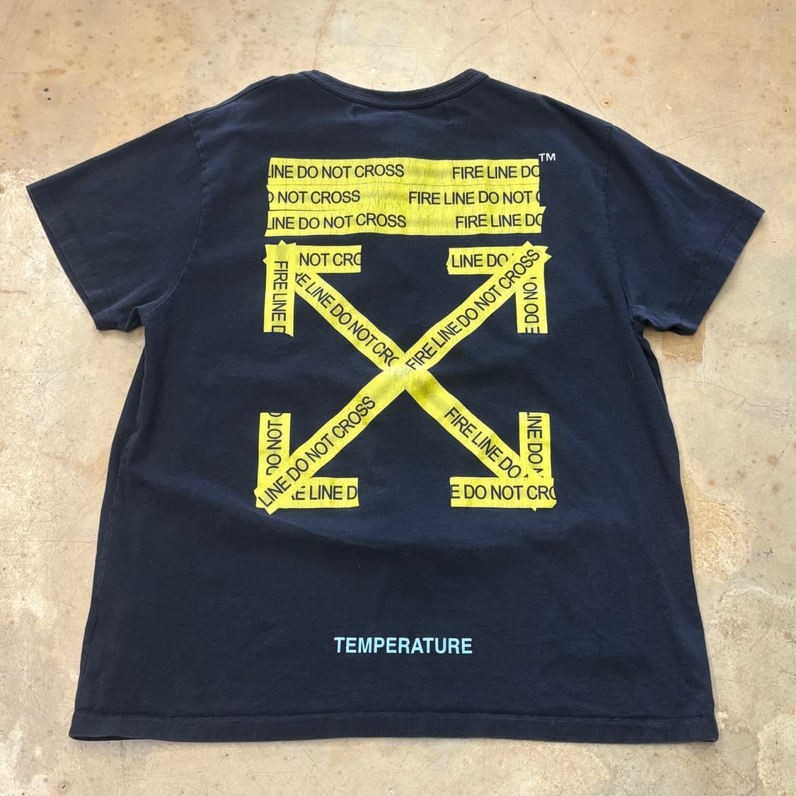 M 오프화이트 블랙 반팔티셔츠 상품이미지3