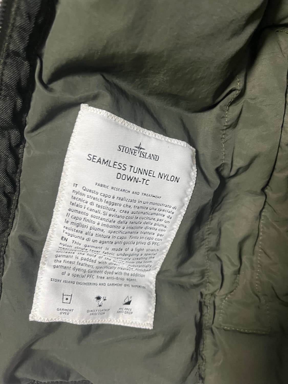 스톤 아일랜드 심리스 나일론 패딩 S (급처) 상품이미지4