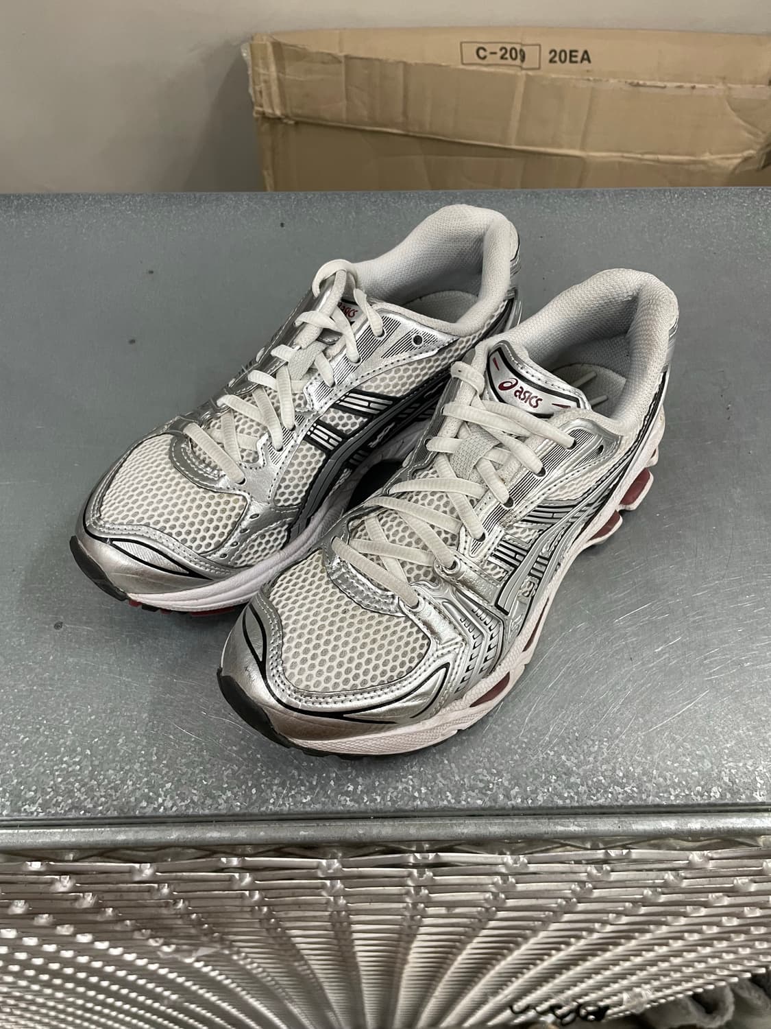 아식스 젤 카야노 14 화이트 퓨어 실버 레드 240 상품이미지2