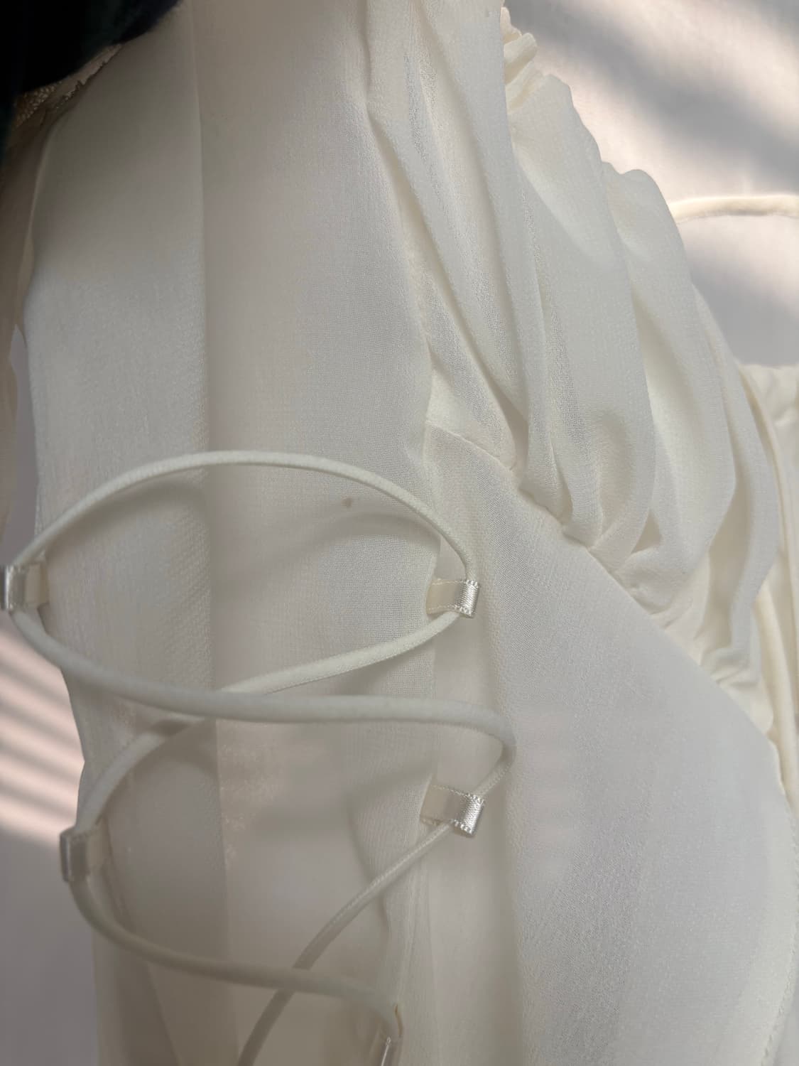 본네 레이스업 쉬폰 블라우스 상품이미지3