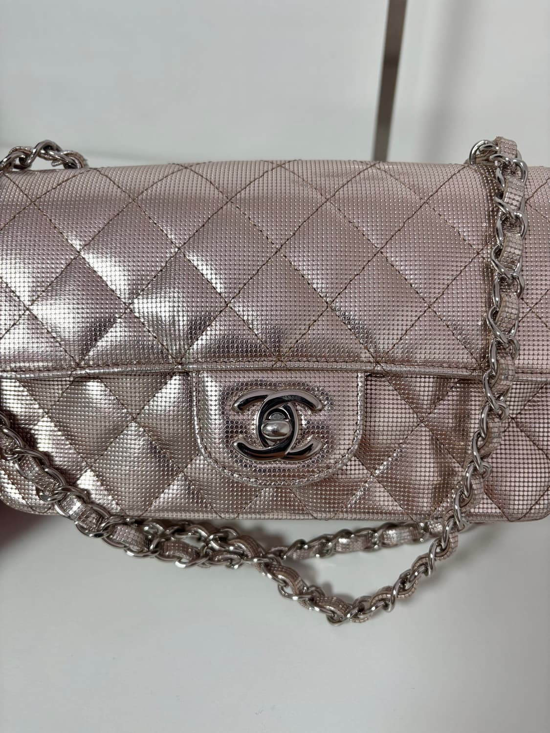 샤넬 클래식 뉴미니 메탈릭핑크 플랩백 상품이미지6