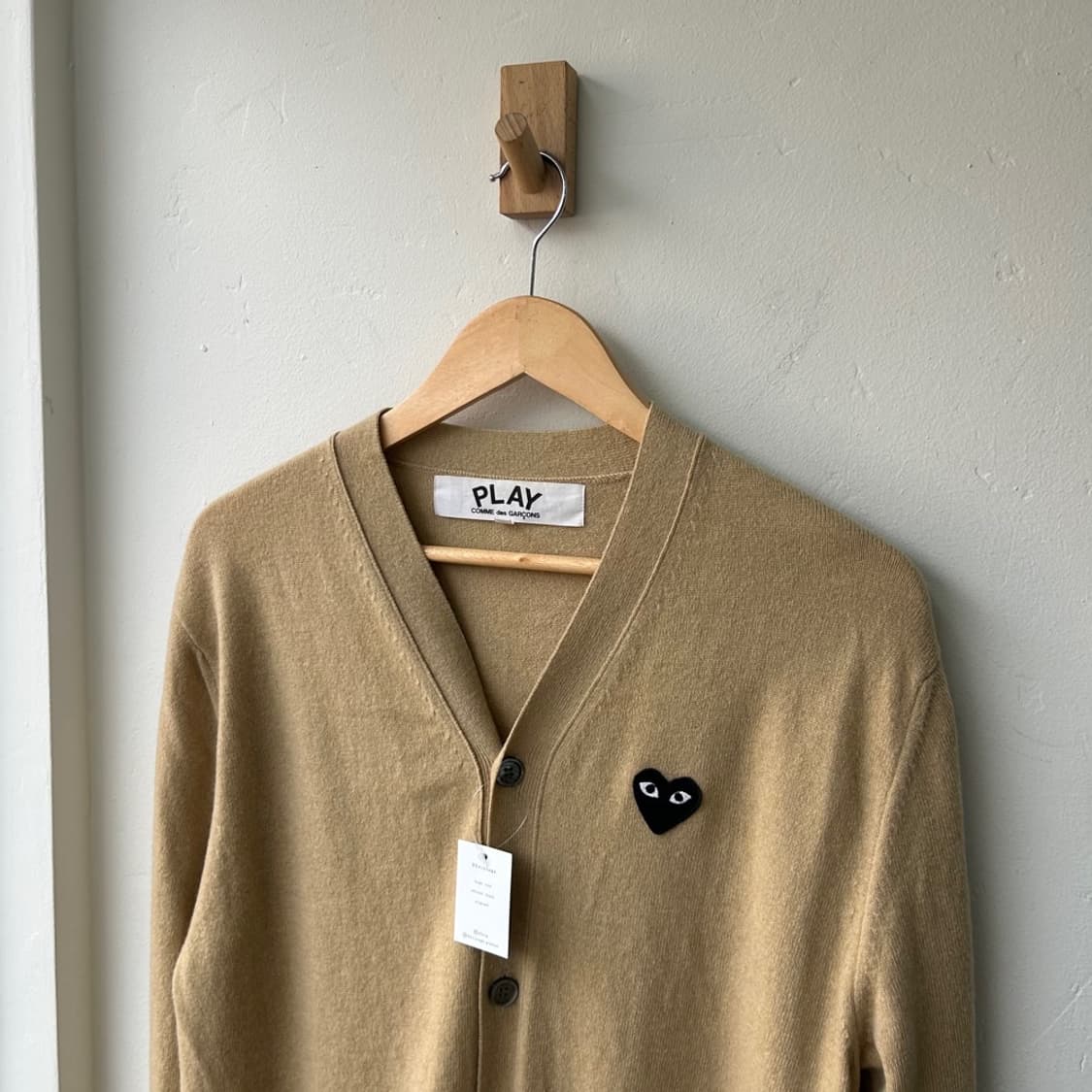 16256 - 꼼데가르송 블랙 와펜 울 가디건 (울 100%) 상품이미지1