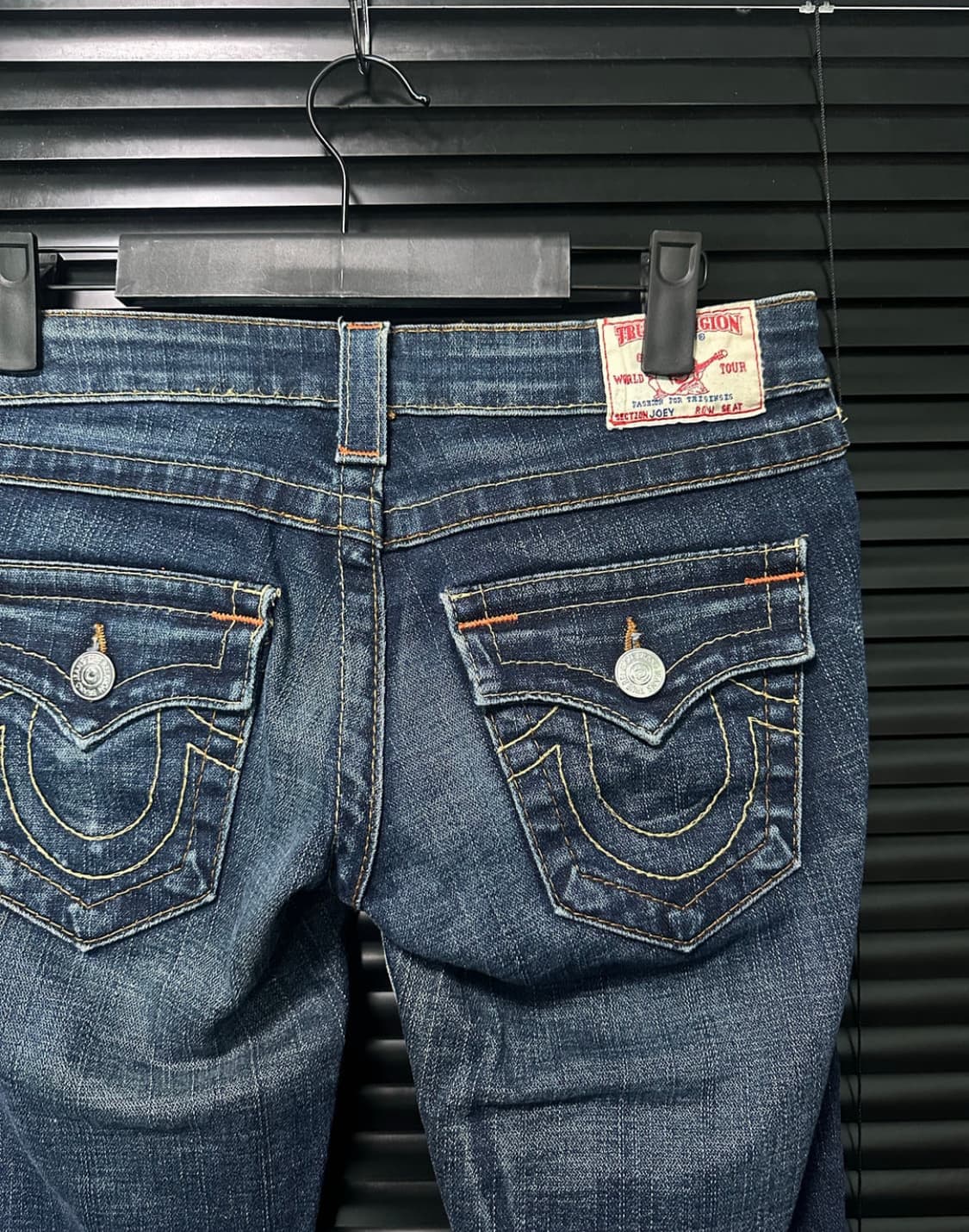 true religion 로우라이즈 부츠컷 데님 상품이미지4