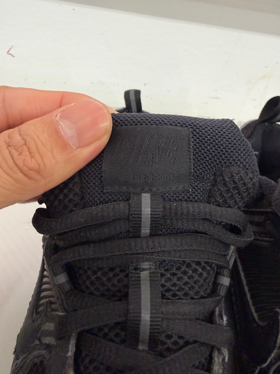 정품) 나이키 여성 줌 보메로5 운동화 235 상품이미지4