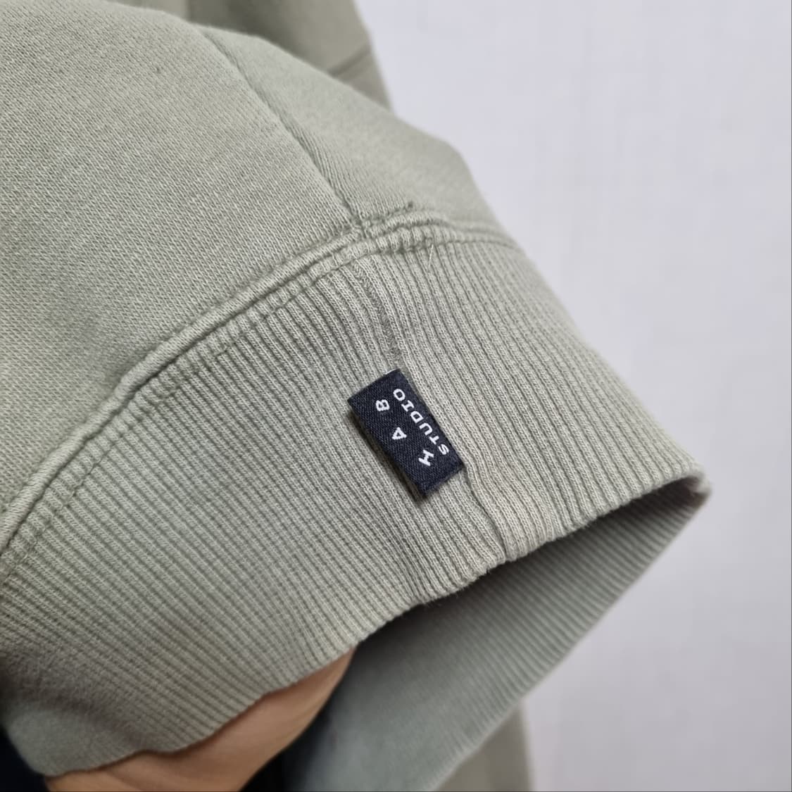 ( L ) 아이앱 스튜디오 맨투맨 카키 상품이미지2