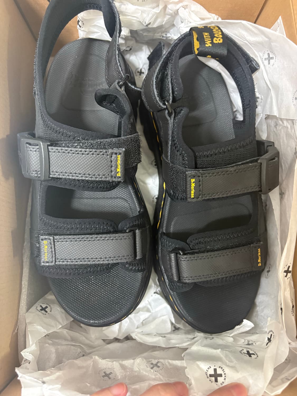 (새상품) 닥터마틴 포스터 샌들 26471001 / 230사이즈 상품이미지2