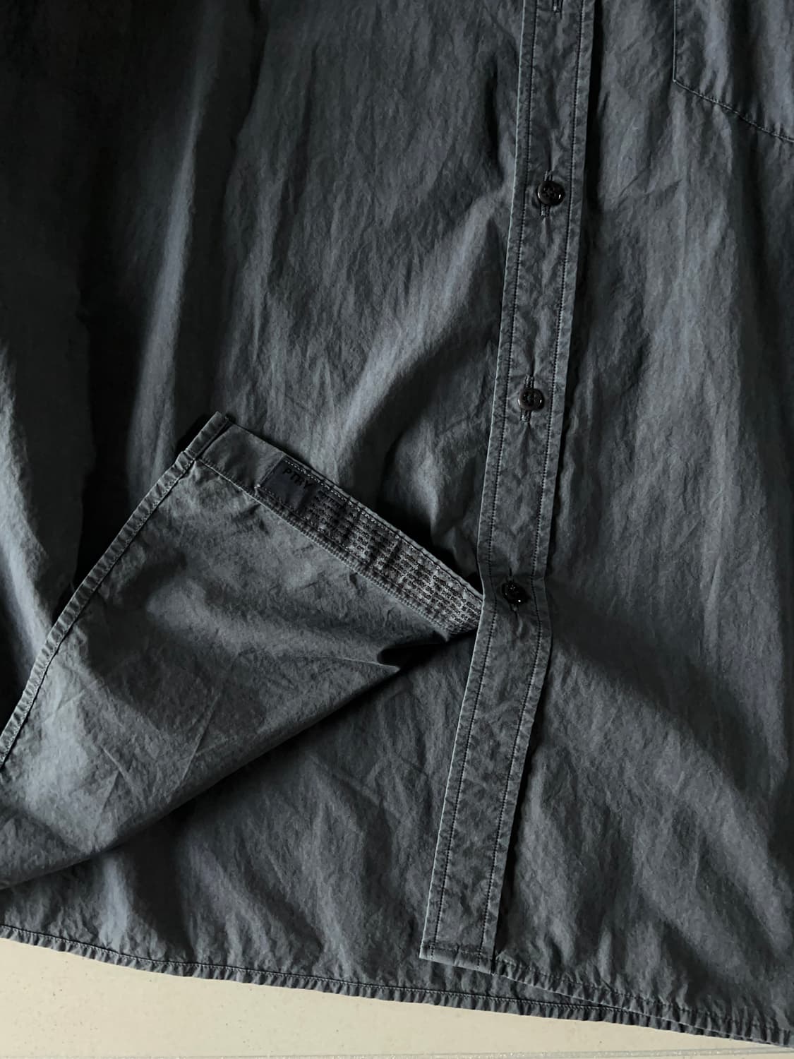 포터리 가먼트 다이드 컴포트 셔츠 차콜 상품이미지3