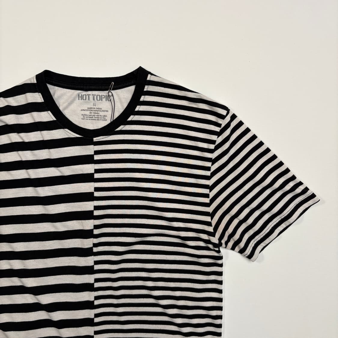 HOT TOPIC stripe pattern T-shirt 상품이미지2