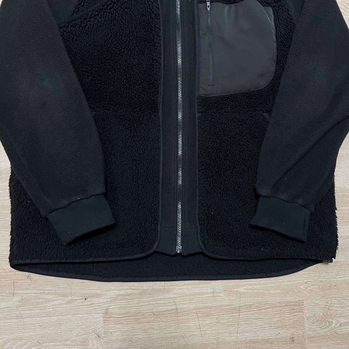 유니클로 X 화이트 마운티니어링 포켓 뽀글이 후리스 [블랙] XL/105 상품이미지3