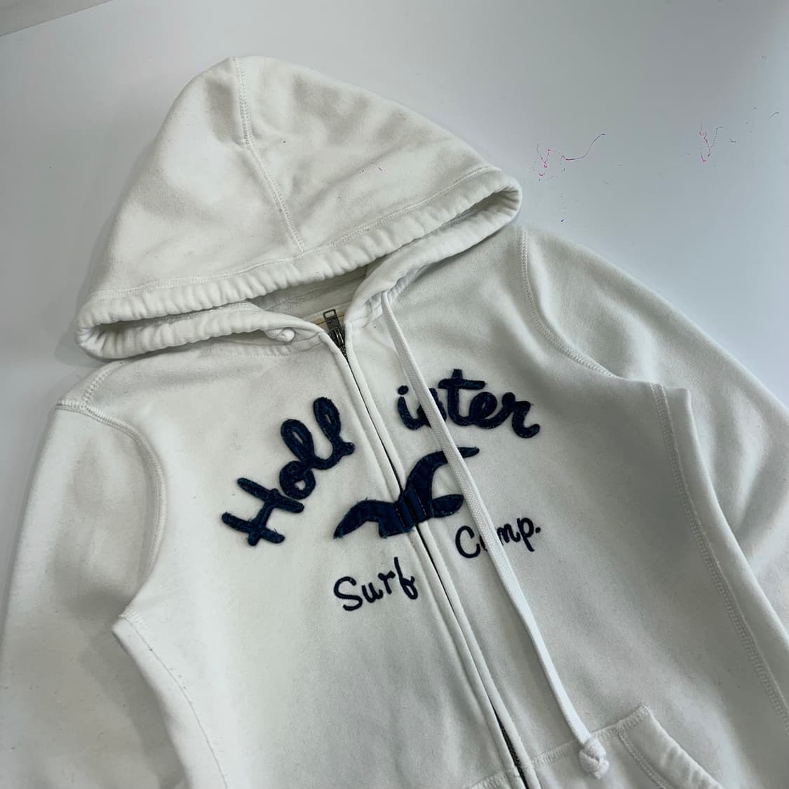 Hollister 홀리스터 네이비 레터링 로고 화이트 후드집업 상품이미지4