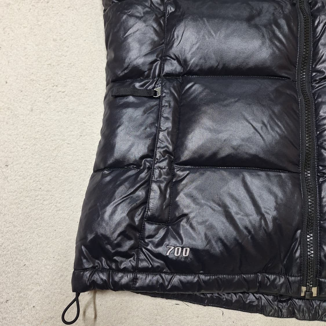 노스페이스  700눕시 유광패딩조끼M 상품이미지2